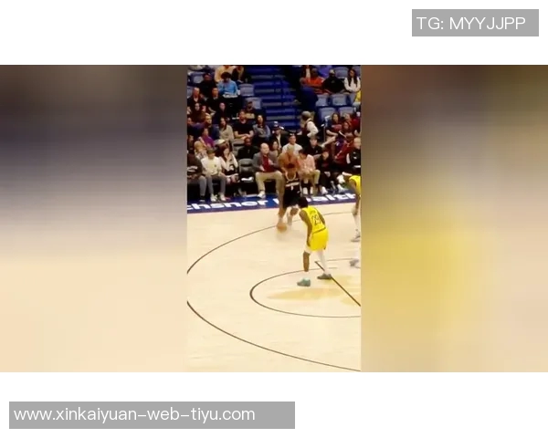 锡安半场表现抢眼10投6中8罚6中砍下18分5篮板2助攻展现内线统治力 锡安半场表现抢眼10投6中8罚6中砍下18分5篮板2助攻展现内线统治力