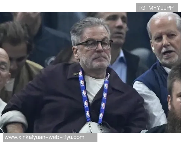 骑士老板祝福球迷节日快乐期待在圣诞大战中延续连胜势头